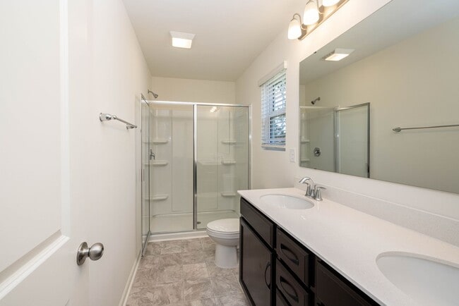 Building Photo - BEAUTIFUL End Unit 2 Bedroom Townhome in Pineville - MOVE IN READY MARCH 2026