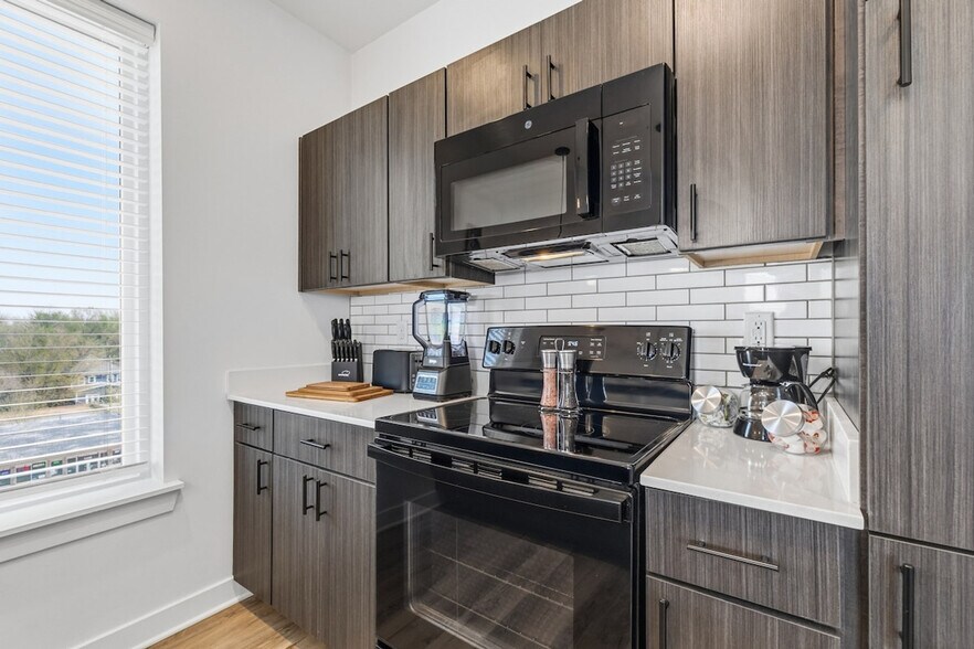 Building Photo - 1121 Laurel St