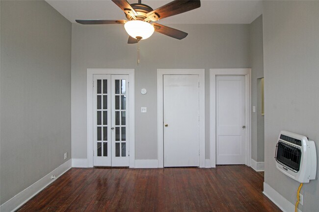 Building Photo - 1902 Church St