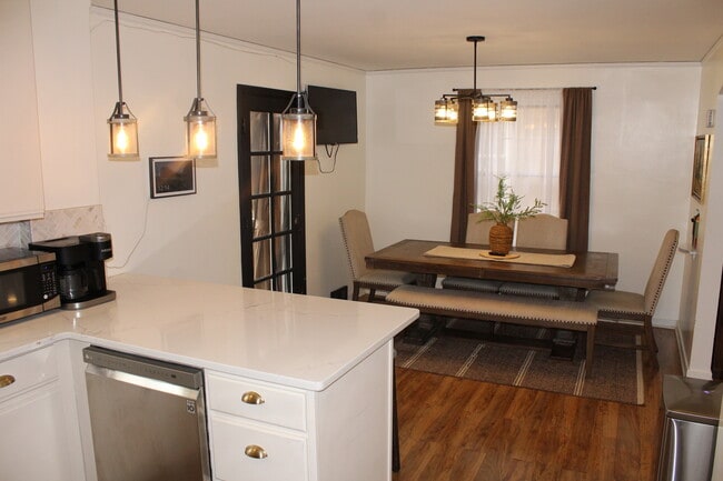 Building Photo - 6034 S Komensky Ave