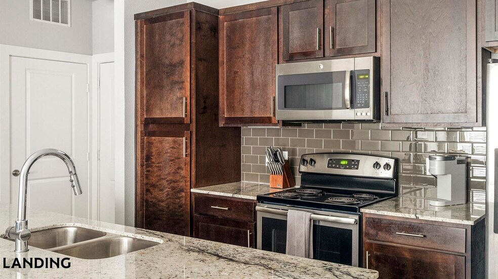 Building Photo - 4300 Cromwell Dr