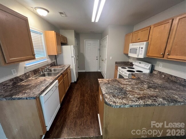Building Photo - 909 Rucker Cliff Dr
