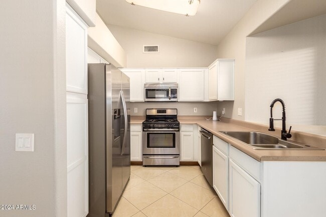 Building Photo - 3212 E Oraibi Dr