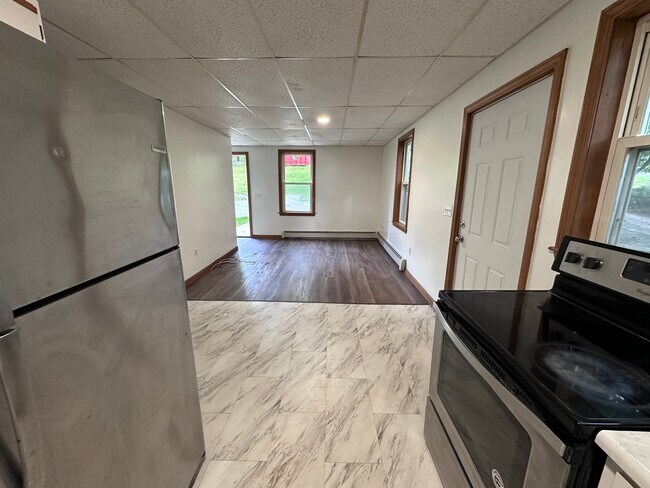 Building Photo - 473 Fairmount St