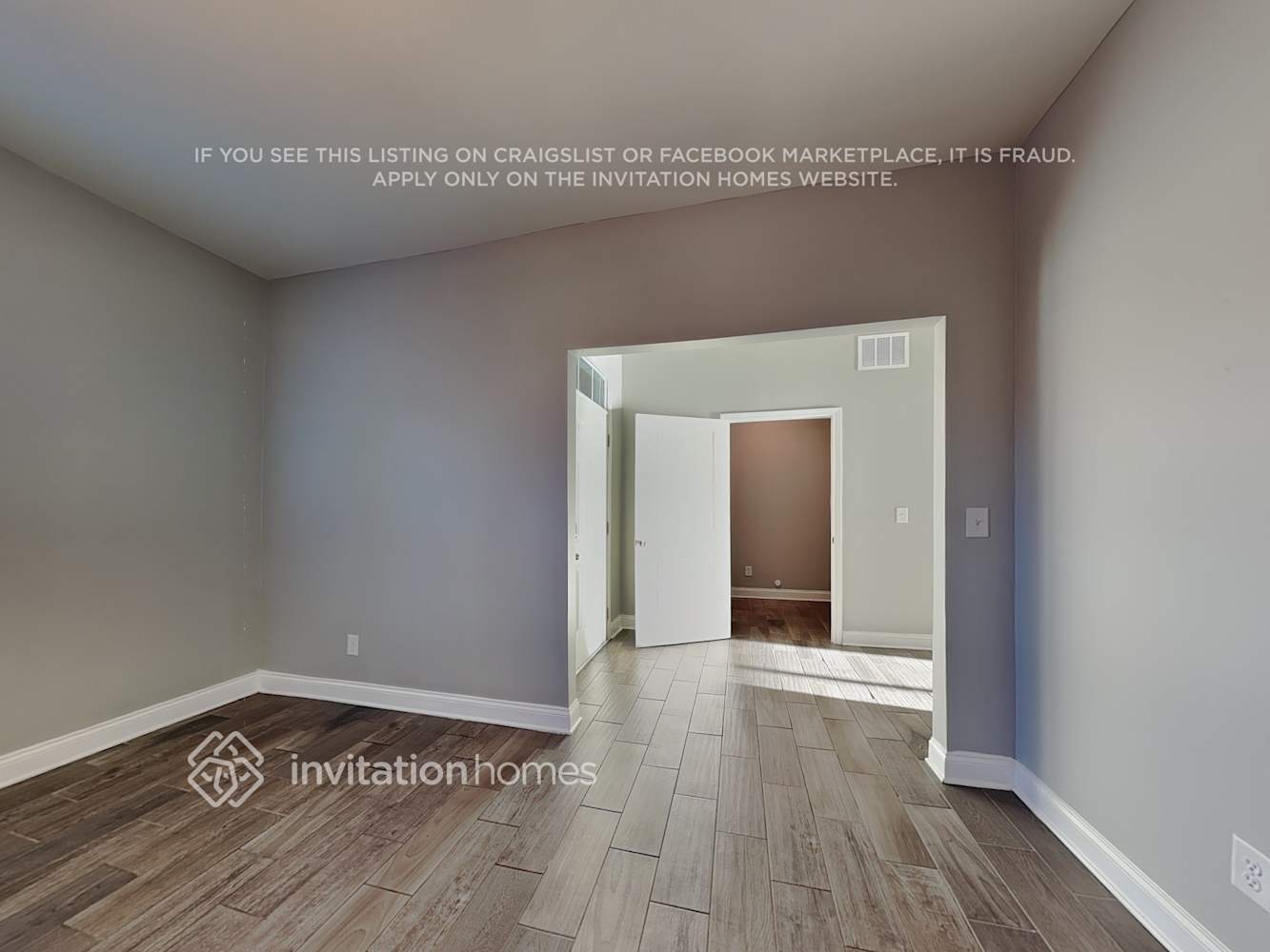 Building Photo - 2813 Santiago Circle