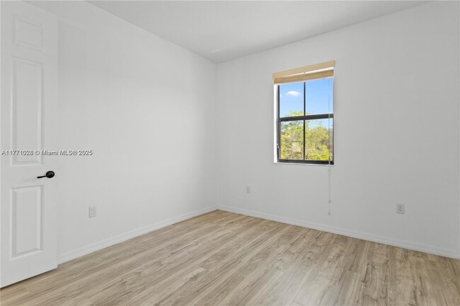 Building Photo - 3762 SW 93rd Ln