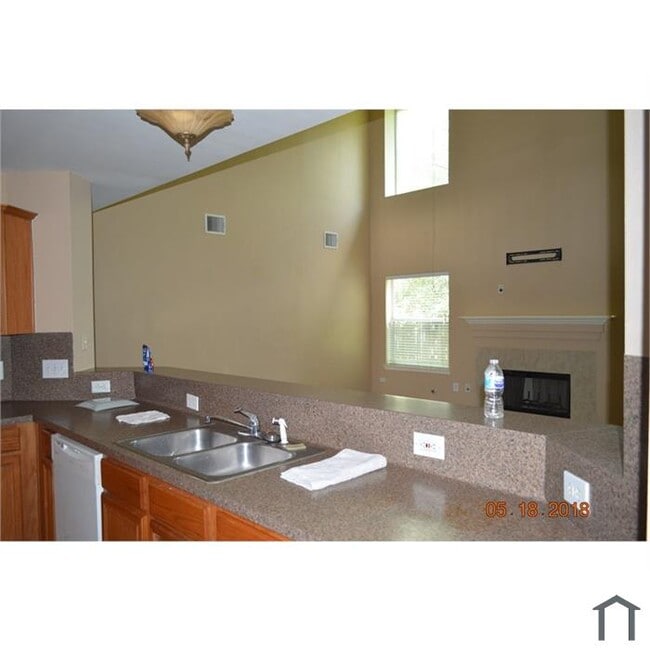 Building Photo - 815 Hillock Bluff Cir