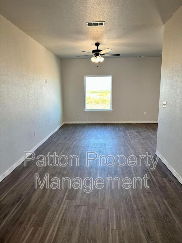 Building Photo - 14100 Daisy-