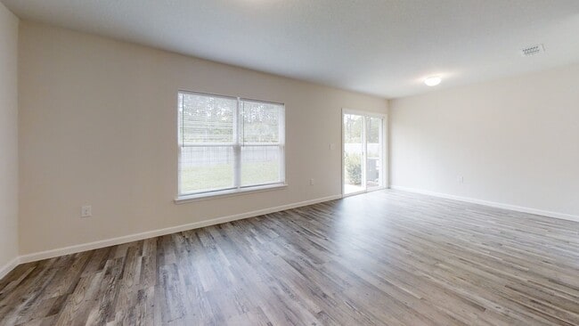 Building Photo - 177 Plainview Dr