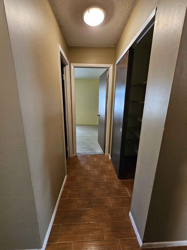 Building Photo - 8490-8413 13th St N