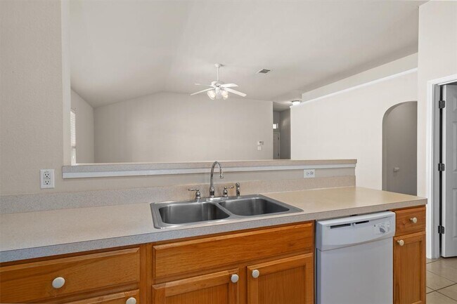 Building Photo - 1322 Tumbling River Dr