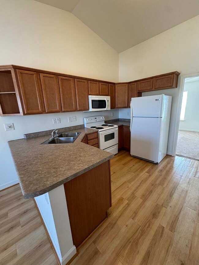 Building Photo - 914 Brawley School Rd