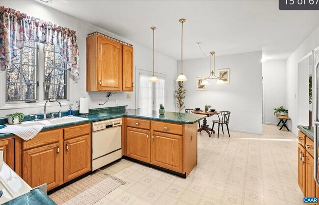 Building Photo - 1510 Beacon Hill