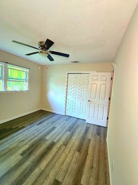 Building Photo - 4020 Southern Cross