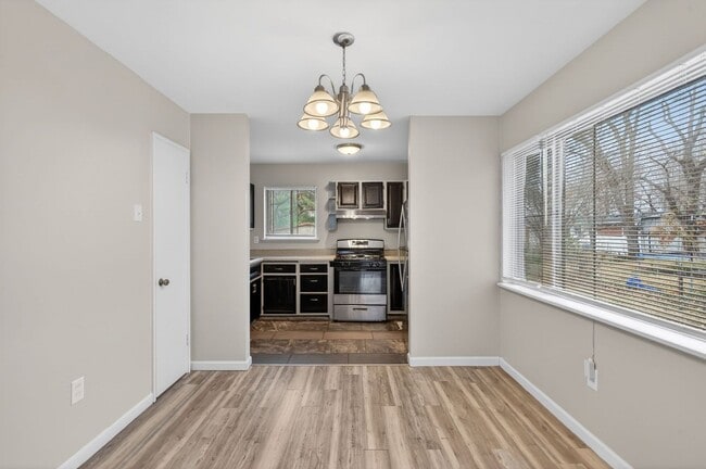 Building Photo - Updated 3-Bedroom Home with Fenced Yard in Florissant