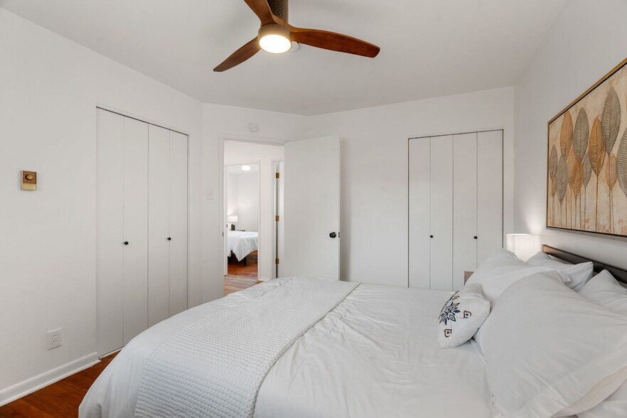 Building Photo - 11814 Flushing Dr