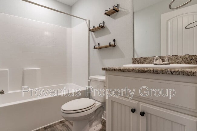 Building Photo - 3111 Hickory St