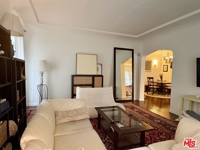 Building Photo - 429 N Sierra Bonita Ave