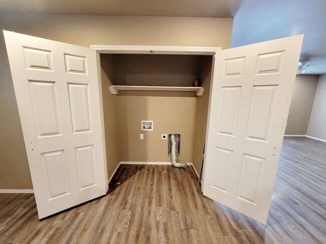 Building Photo - 3 bedroom 2 bath home