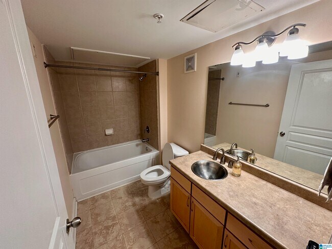 Building Photo - 2020 5th Ave S