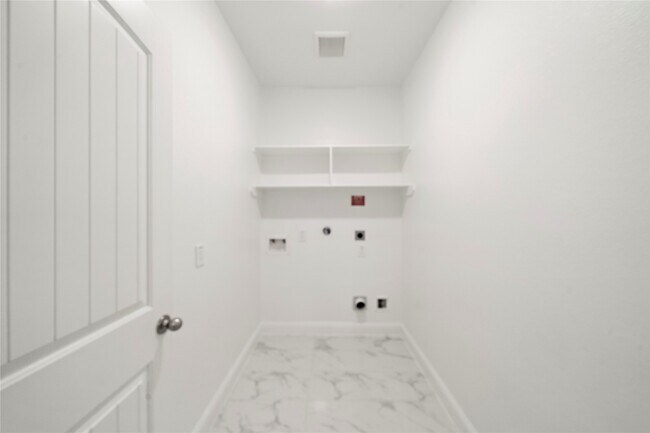 Building Photo - 1718 Forest Mist Dr