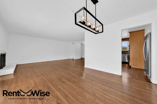 Building Photo - 612 Barneson Ave