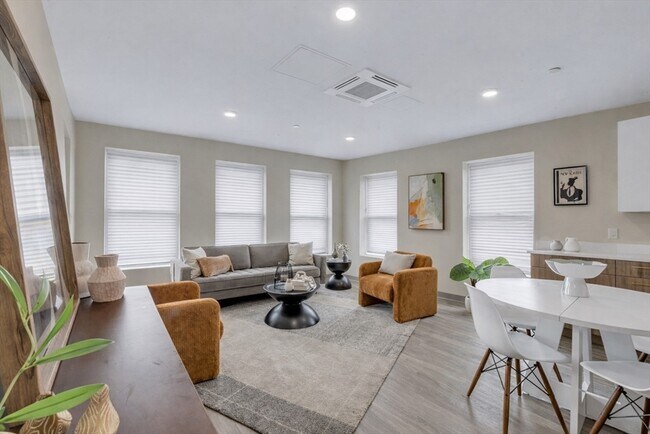 Building Photo - 377 Cummins Hwy