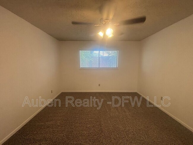 Building Photo - 1510 Blackwell Dr