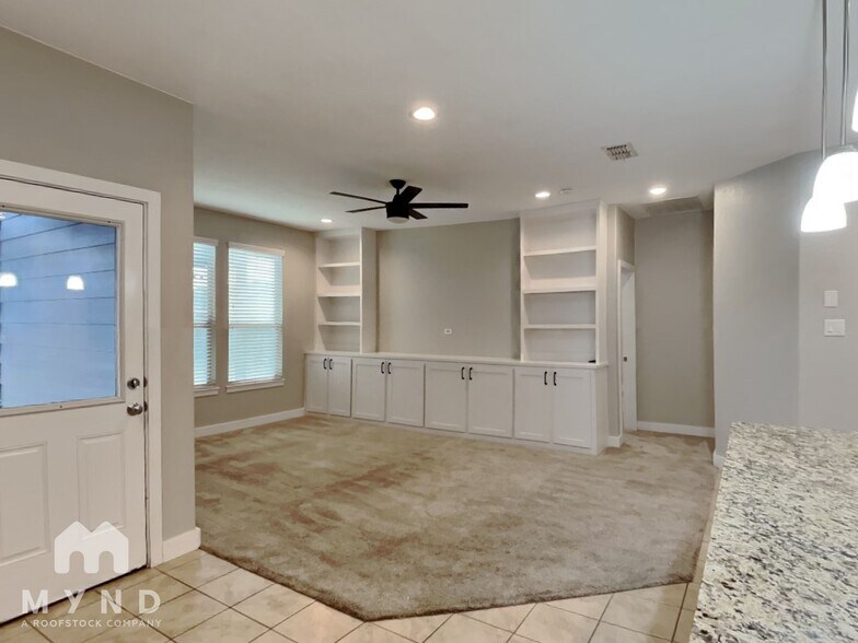 Building Photo - 1016 Blooming Prairie Trail