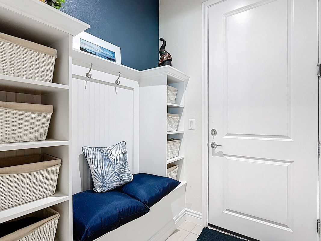 Building Photo - 6485 Shimmering Shrs Ln