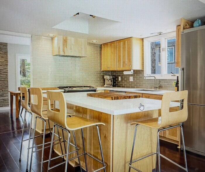 Building Photo - 1455 W University Heights Dr N