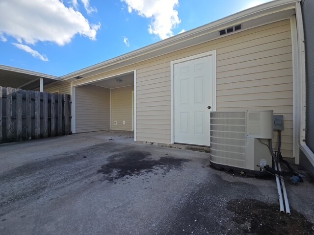 Building Photo - 2904 McDonald Dr SW