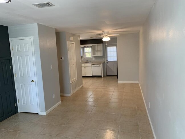 Building Photo - 2774 Bay St