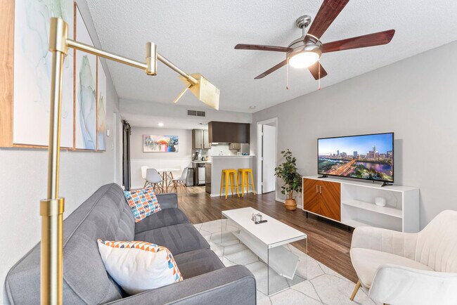 Building Photo - 3501 S 1st St