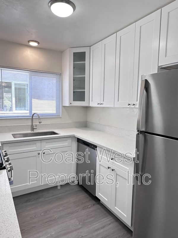 Building Photo - 822 Tourmaline St