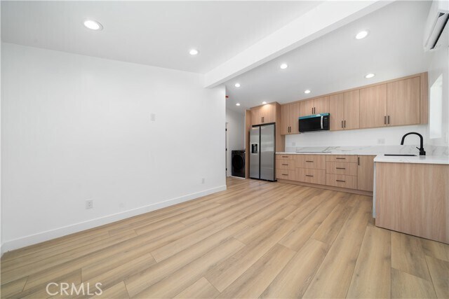Building Photo - 22926 Leadwell St