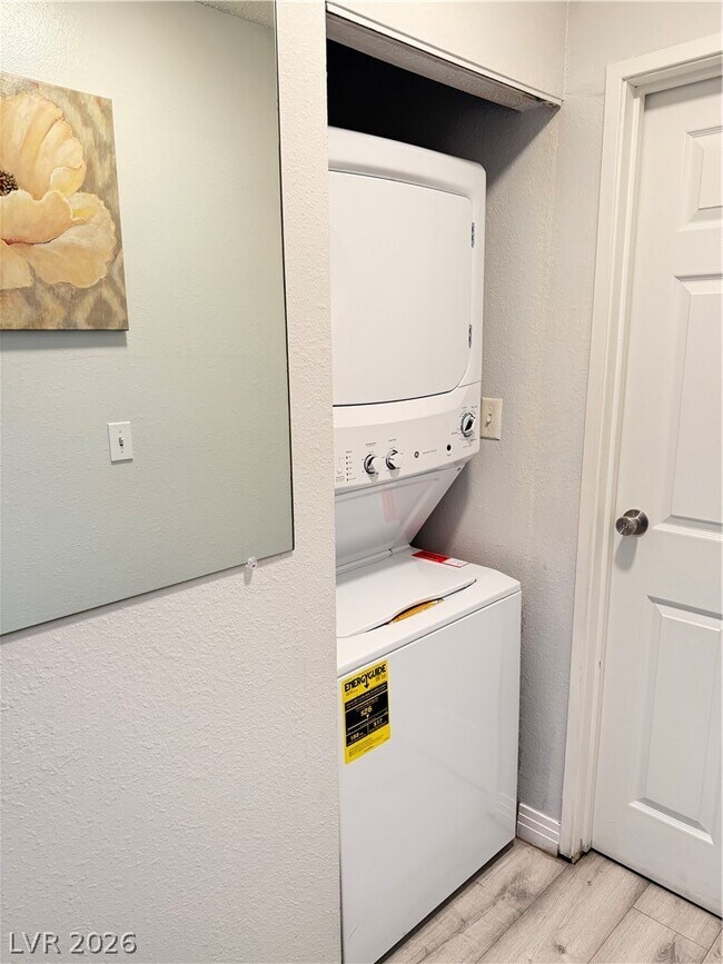 Building Photo - 5032 Spencer St