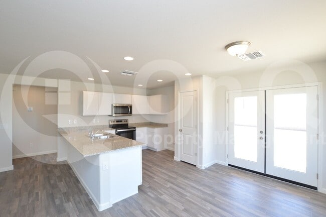 Building Photo - 777 Silvercreek Ln