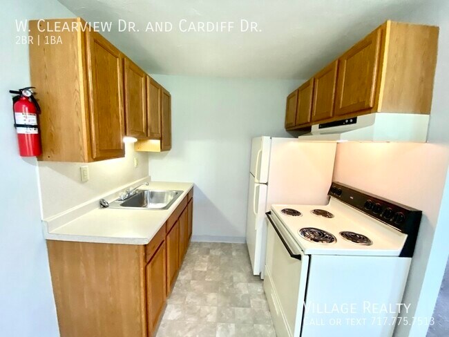 Building Photo - 51 W Clearview Dr