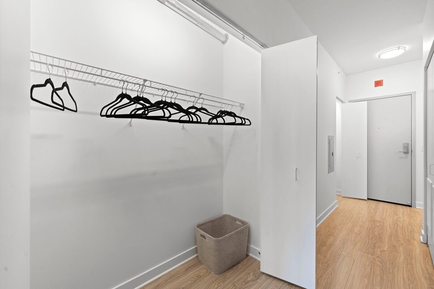 Building Photo - 720 S Wells St