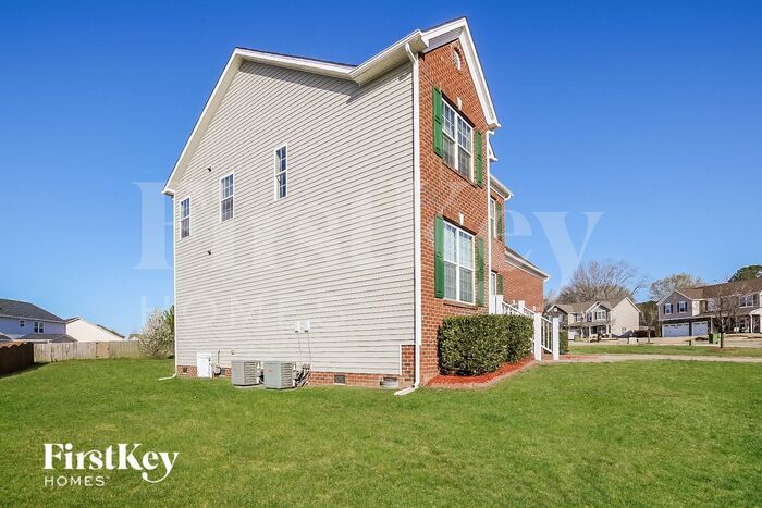 Building Photo - 1400 Chimney Ridge Dr