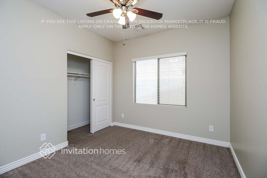 Building Photo - 1015 W Desert Valley Dr