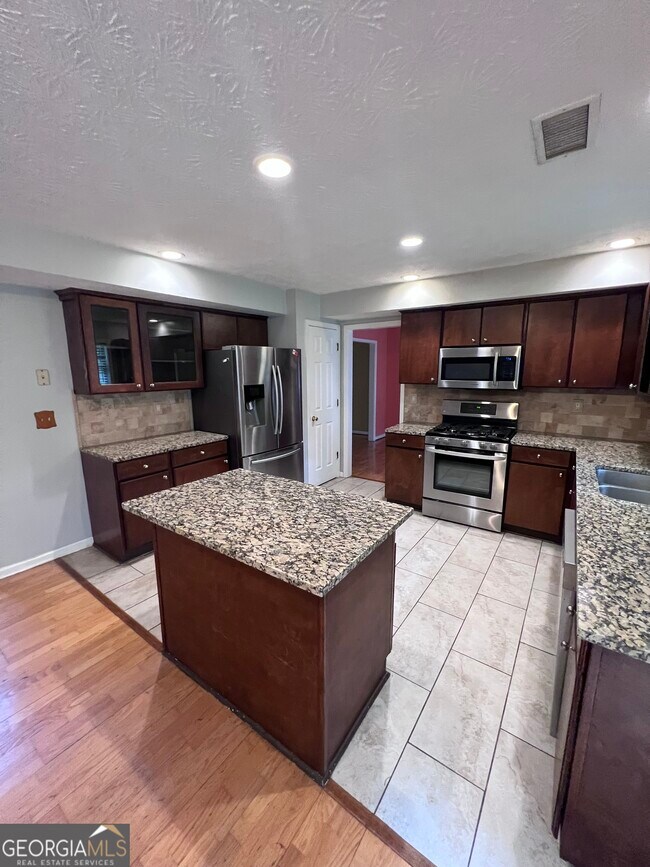 Building Photo - 2118 Hunters Branch Ct