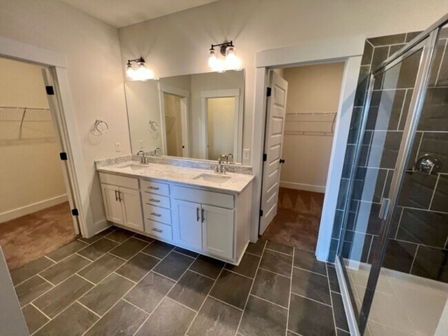 Building Photo - Beautiful 4 Bed/ 3.5 Bath Home in Newly Built Rivers Edge!