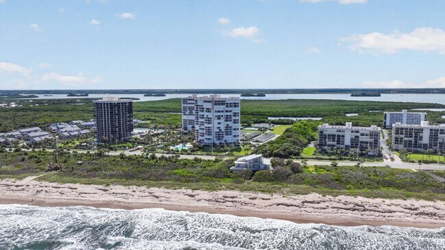 Building Photo - 5051 N Hwy A1A