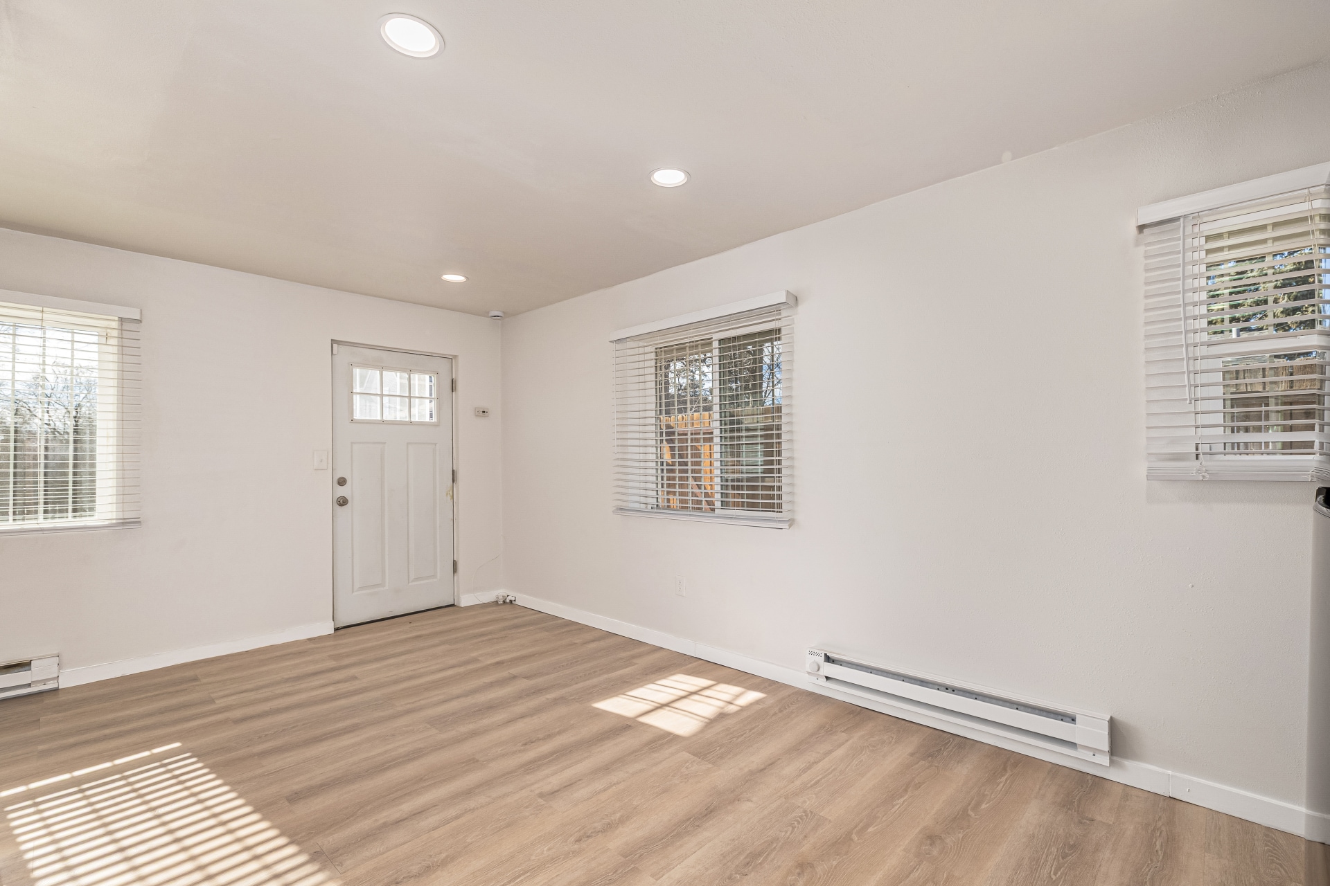 Building Photo - 1444 Valentia St