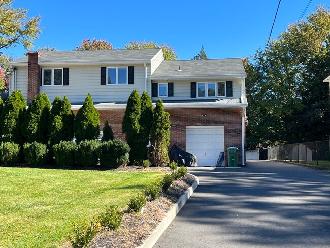Building Photo - 38 Hillsdale Rd