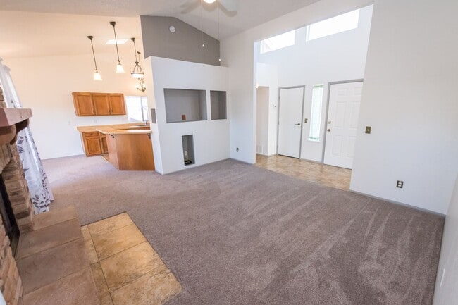 Building Photo - Beautifully Updated 2BR/2BA Home – Near Fort Huachuca