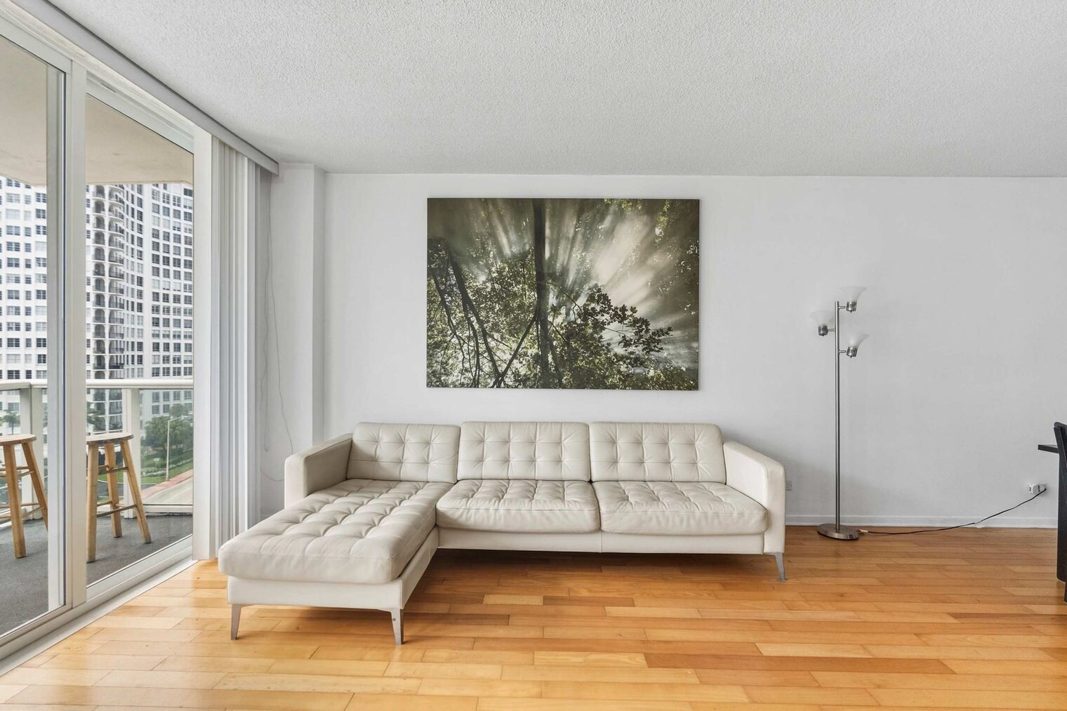 Building Photo - 5599 Collins Ave