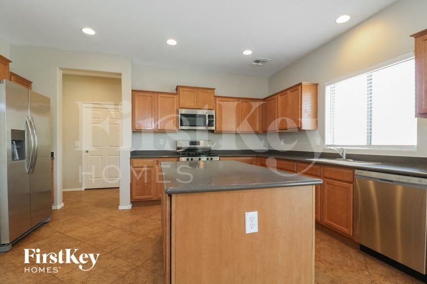 Building Photo - 19395 W Madison St